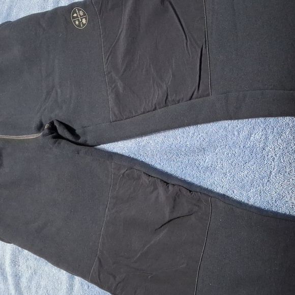 Lots of 2 sweat pants. Size 14-16 - Picture 4 of 13